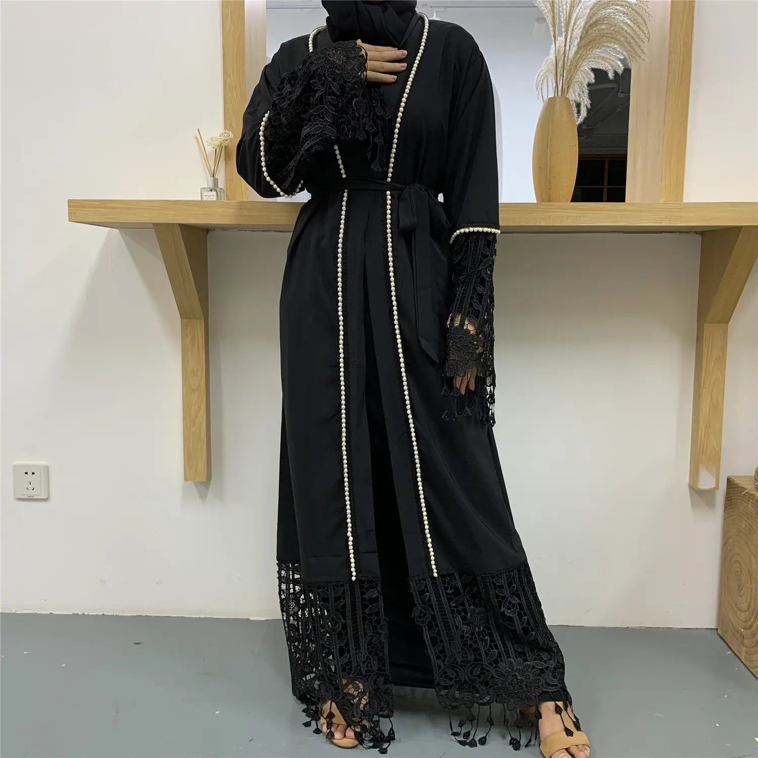 Robe cardigan à pampilles en dentelle perlée et coutures en dentelle, style musulman du Moyen-Orient
