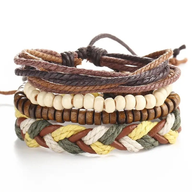 Bracelets et bracelets en cuir perlés à la mode