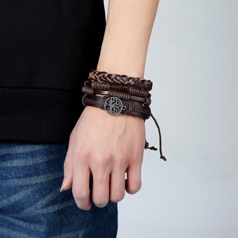 Bracelets et bracelets en cuir perlés à la mode