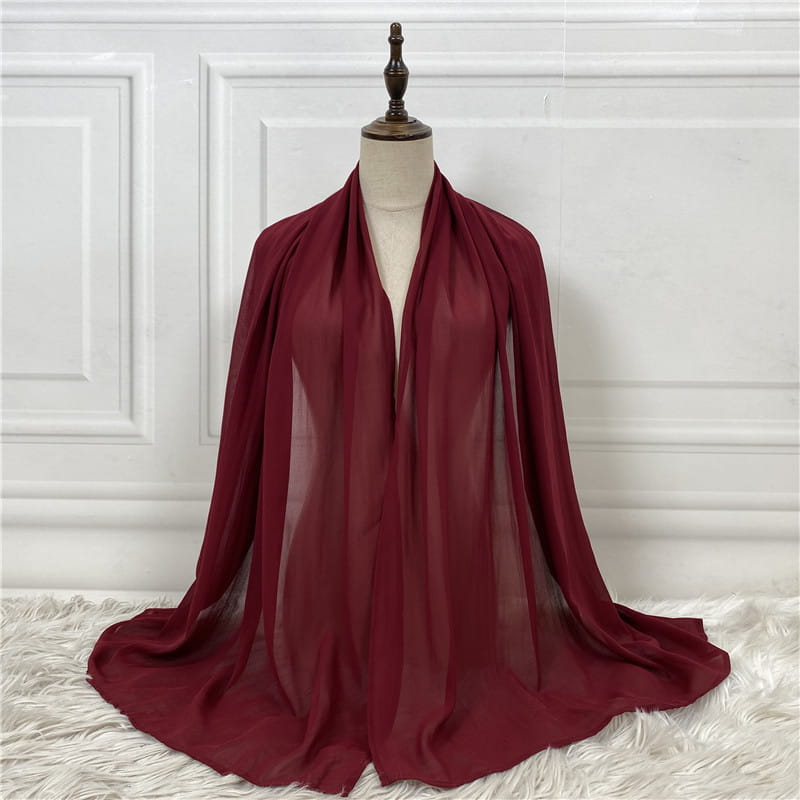 Robe de couleur unie, turban en mousseline de soie tendance