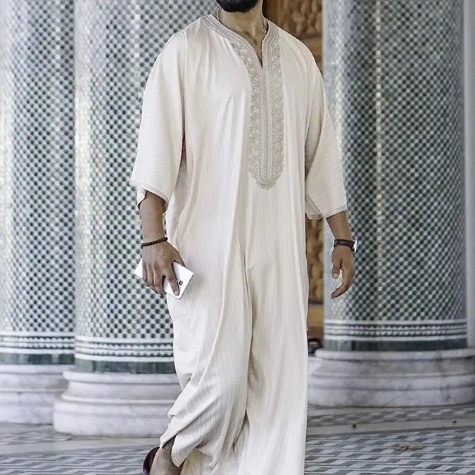 Robe musulmane blanche ample et décontractée de style ethnique avec broderie