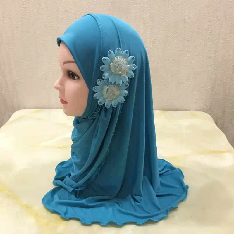 Chapeau turban pour petite fille avec voile à deux fleurs