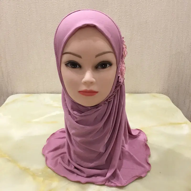 Chapeau turban pour petite fille avec voile à deux fleurs