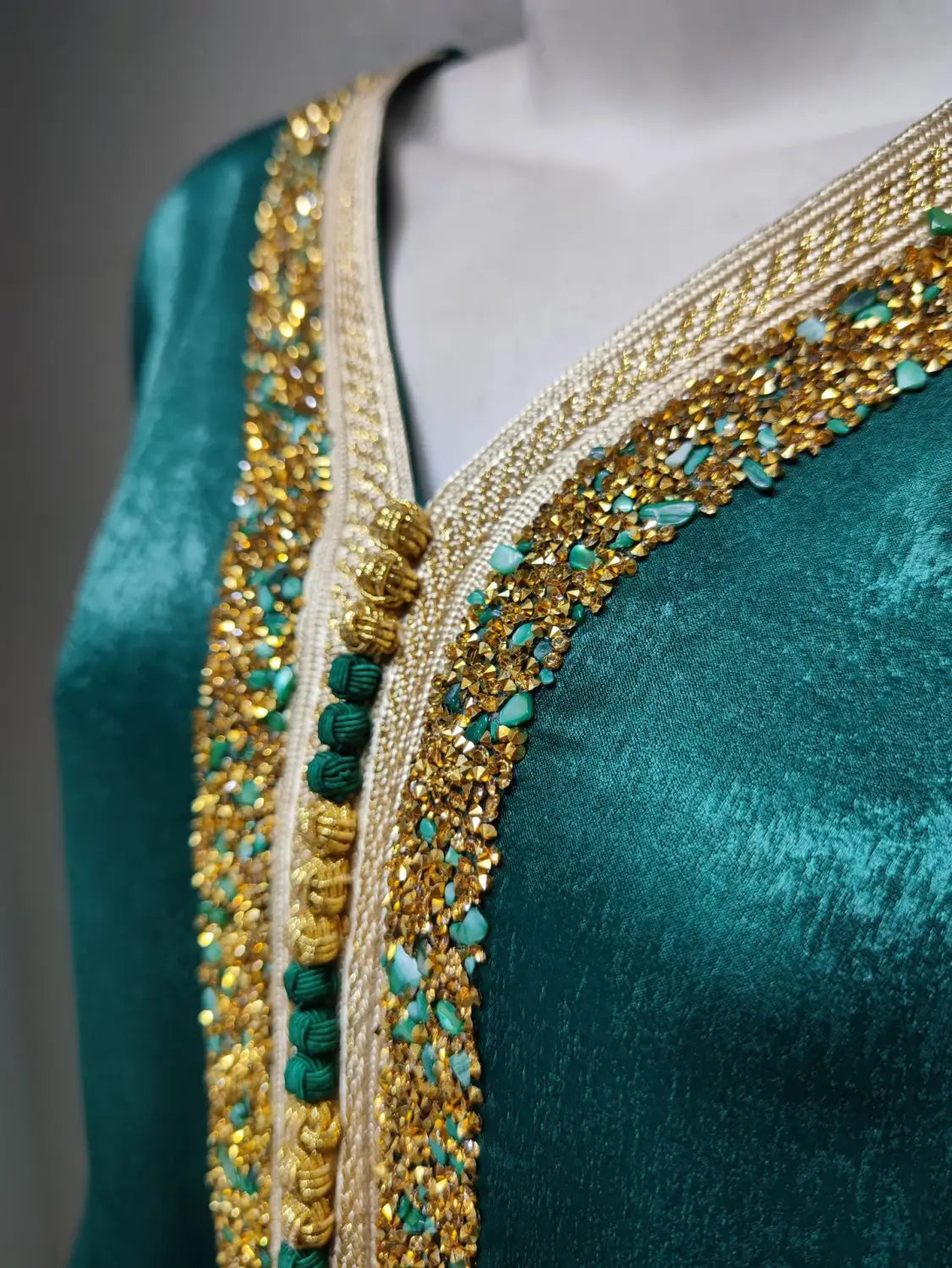 Robe musulmane de Dubaï avec dentelle et ruban diamant