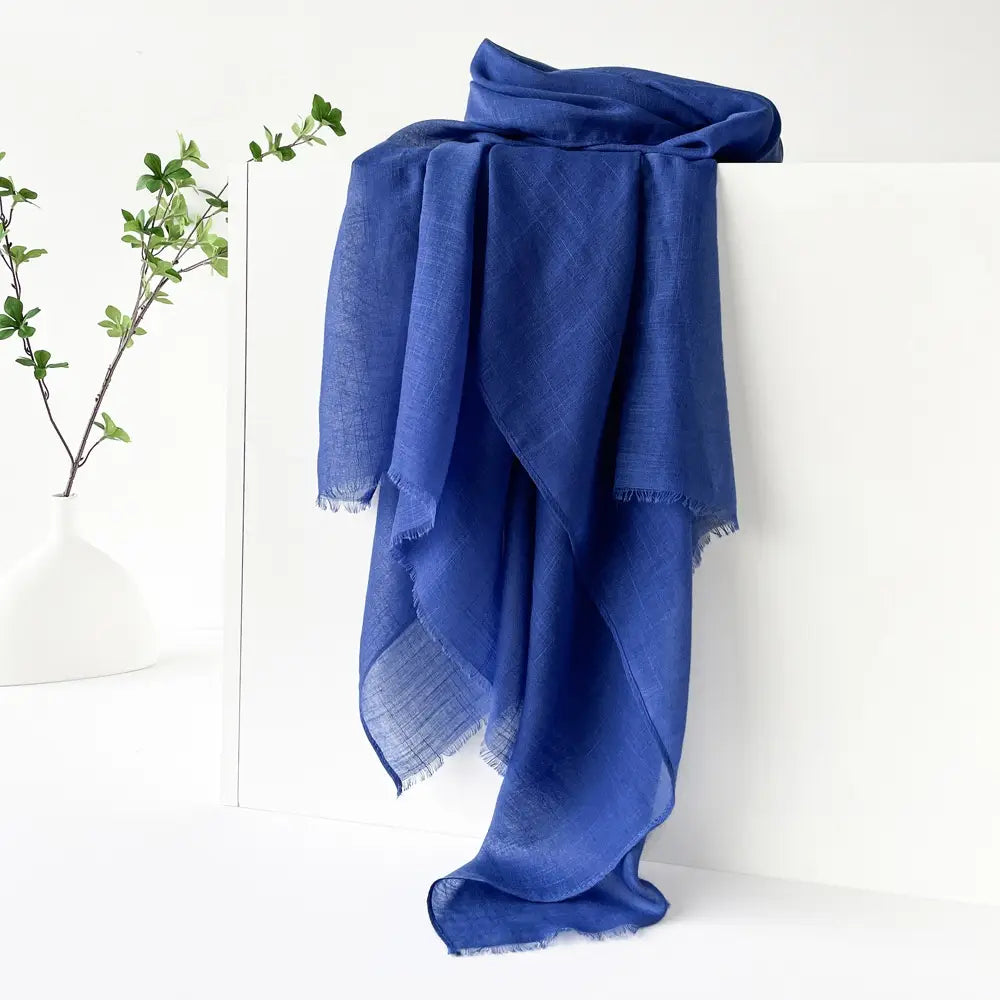Hijab musulman en coton flammé – Écharpe avec pompons 180×80cm en différentes couleurs.