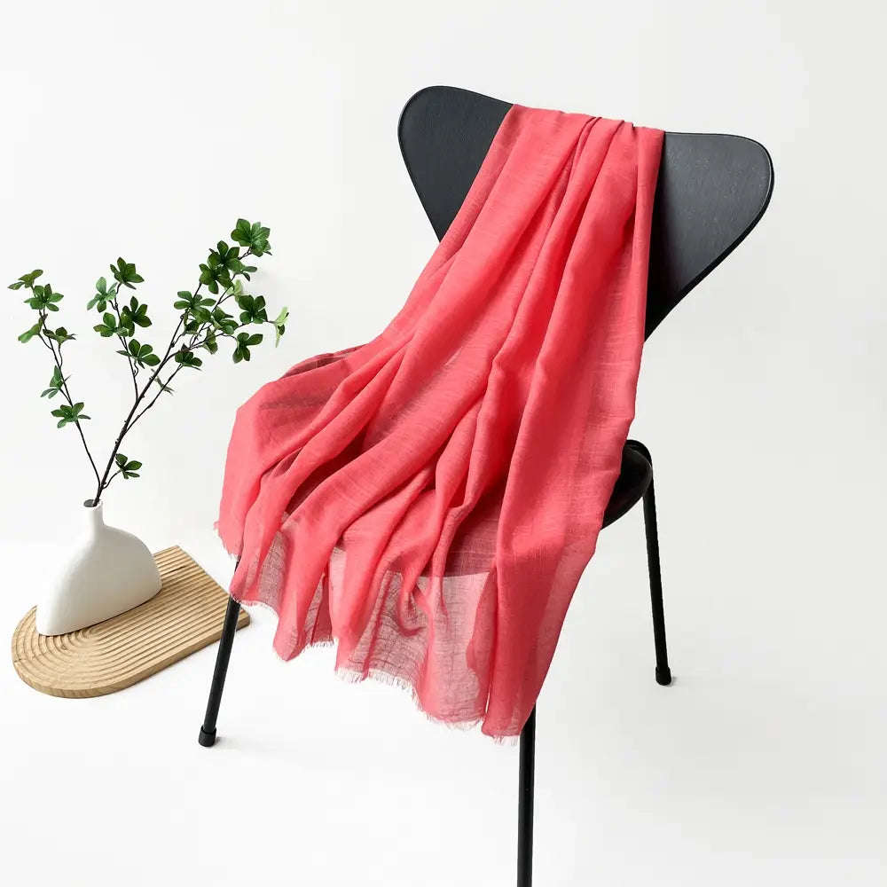 Hijab musulman en coton flammé – Écharpe avec pompons 180×80cm en différentes couleurs.