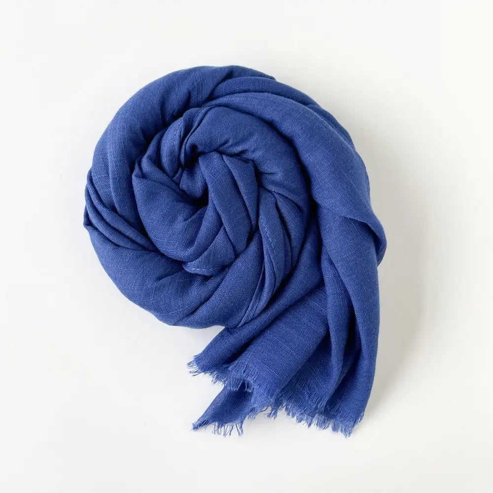 Hijab musulman en coton flammé – Écharpe avec pompons 180×80cm en différentes couleurs.